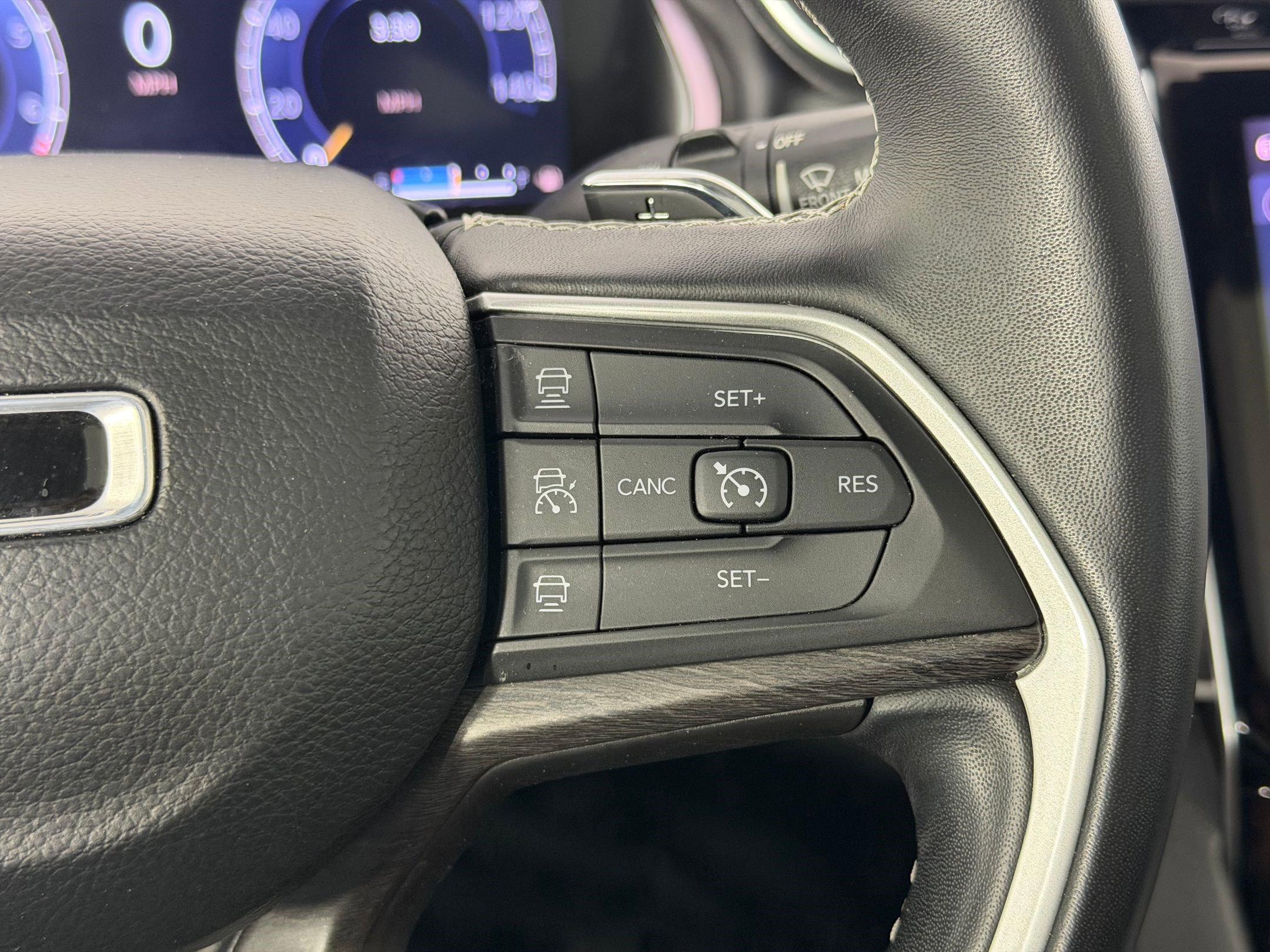 Used 2022 Jeep Grand Cherokee Limited image 28