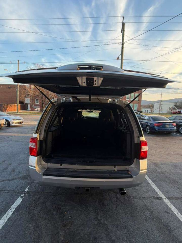 Used 2017 Ford Expedition EL XLT image 28