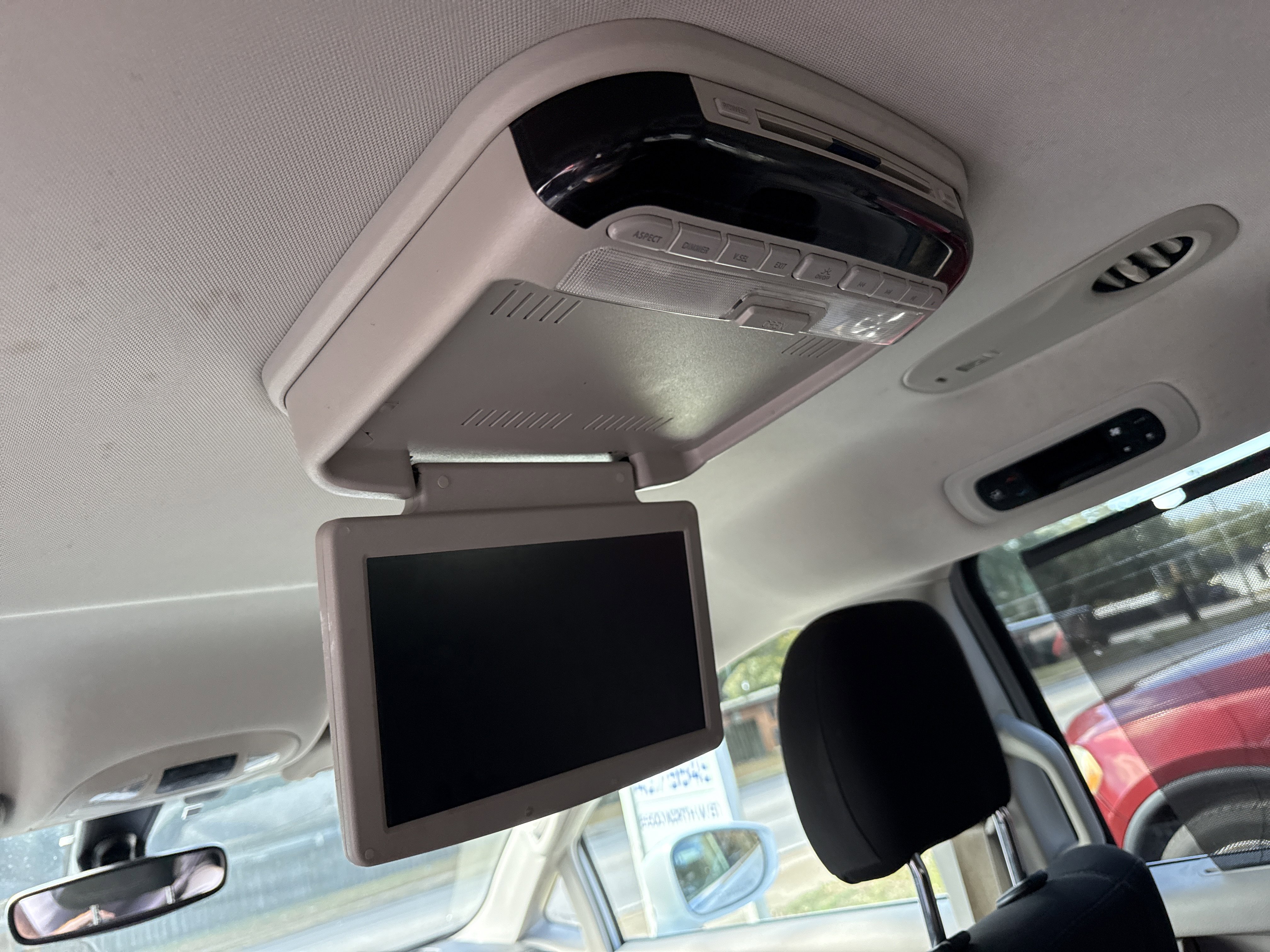 Used 2018 Chrysler Pacifica Touring Plus w/ Tire & Wheel Group image 9