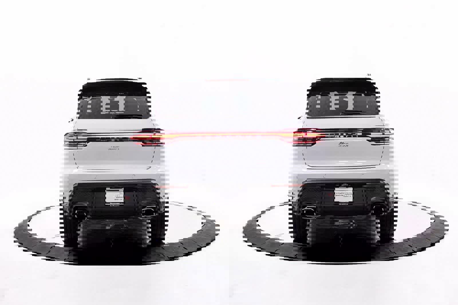 Certified 2026 Porsche Macan image 6