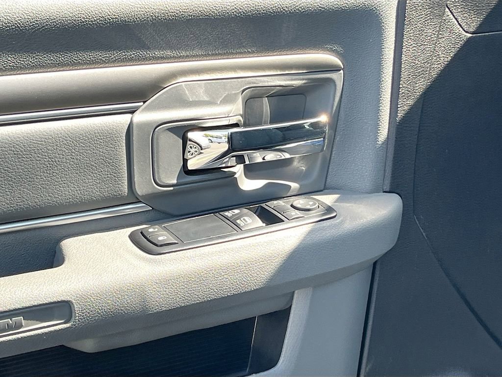 Used 2014 RAM 1500 Express RWD image 16