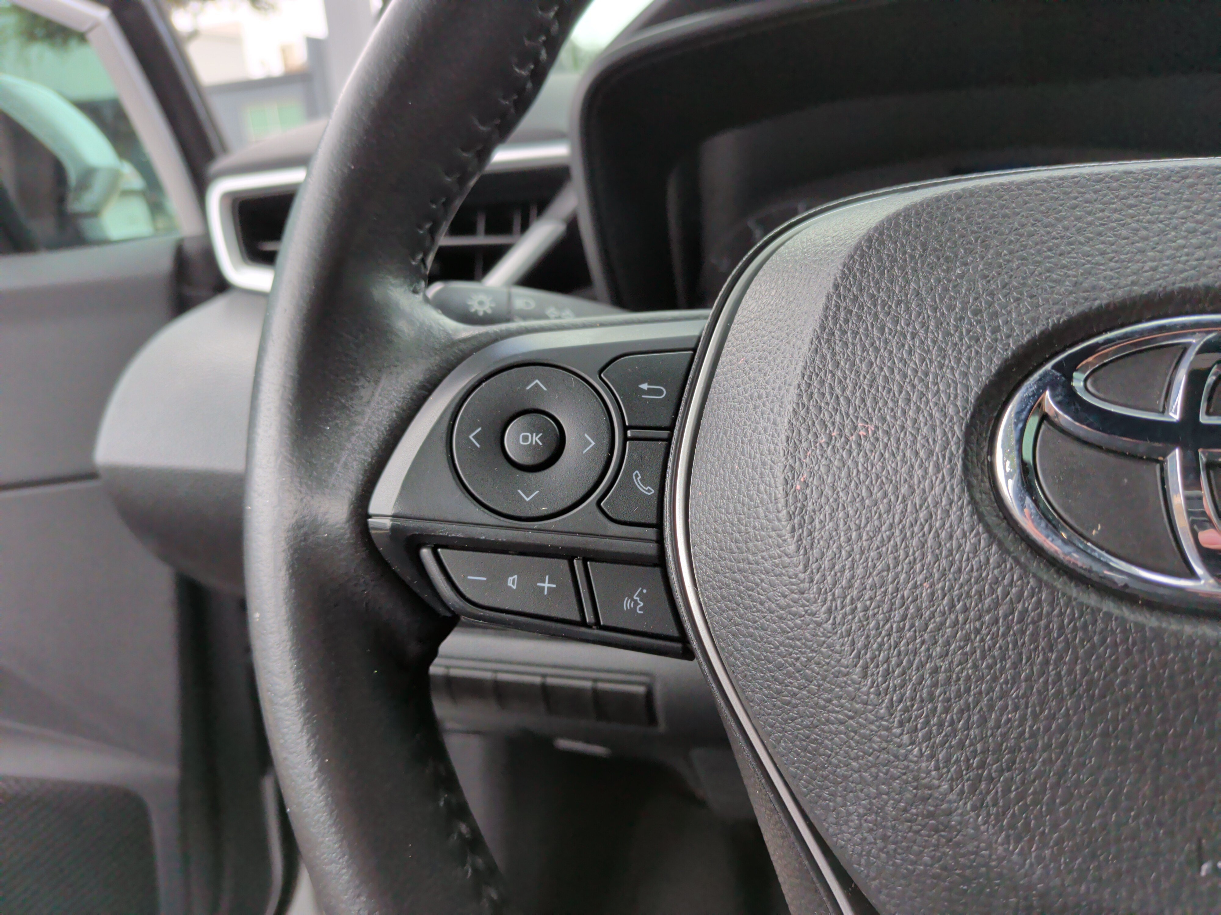 Used 2023 Toyota Corolla SE FWD image 18