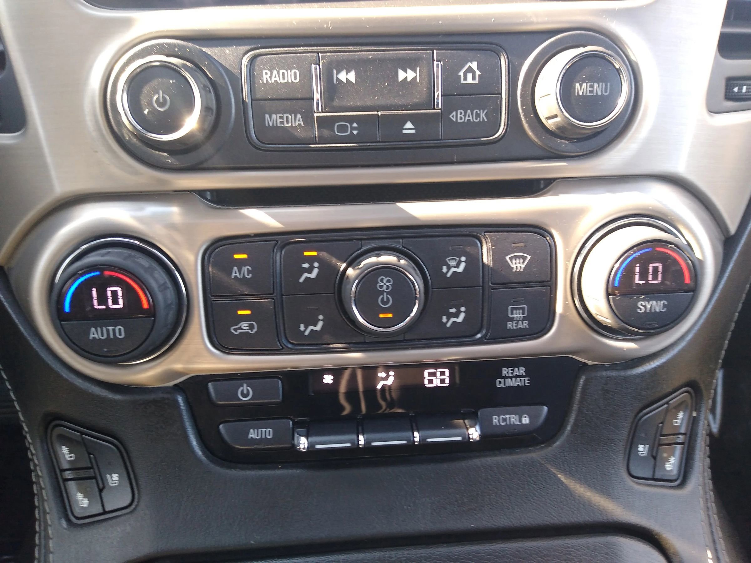 Used 2019 GMC Yukon XL Denali w/ Denali Ultimate Package image 29