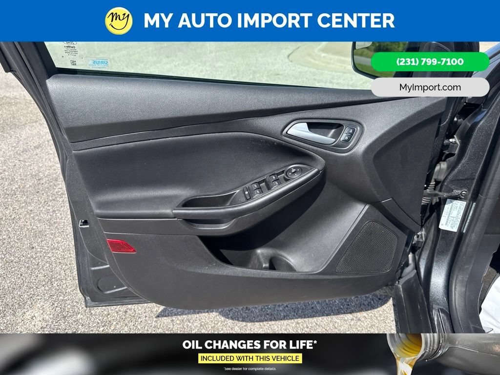 Used 2017 Ford Focus SE FWD image 10
