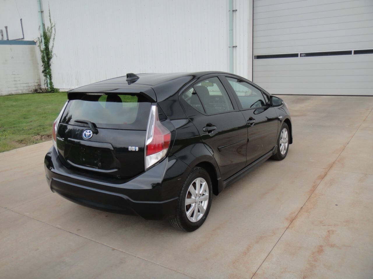 Used 2017 Toyota Prius C Two FWD image 6
