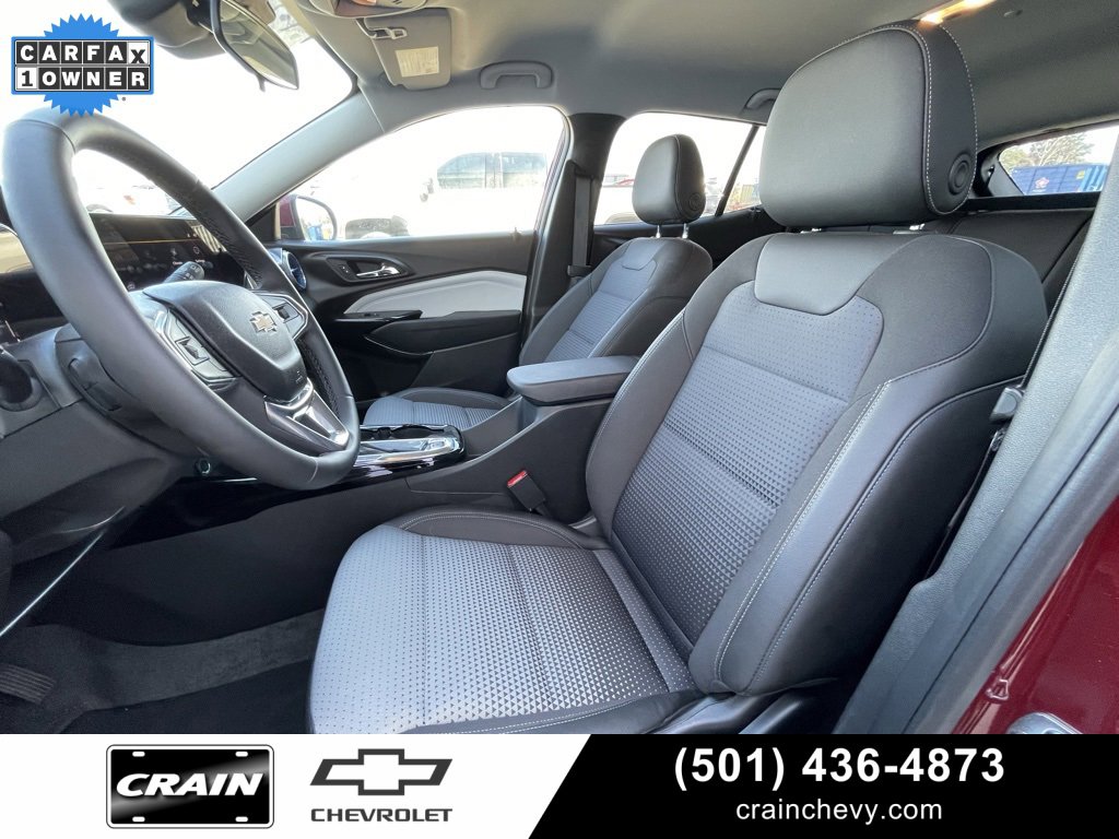 Used 2025 Chevrolet Trax LT w/ LT Convenience Package image 23