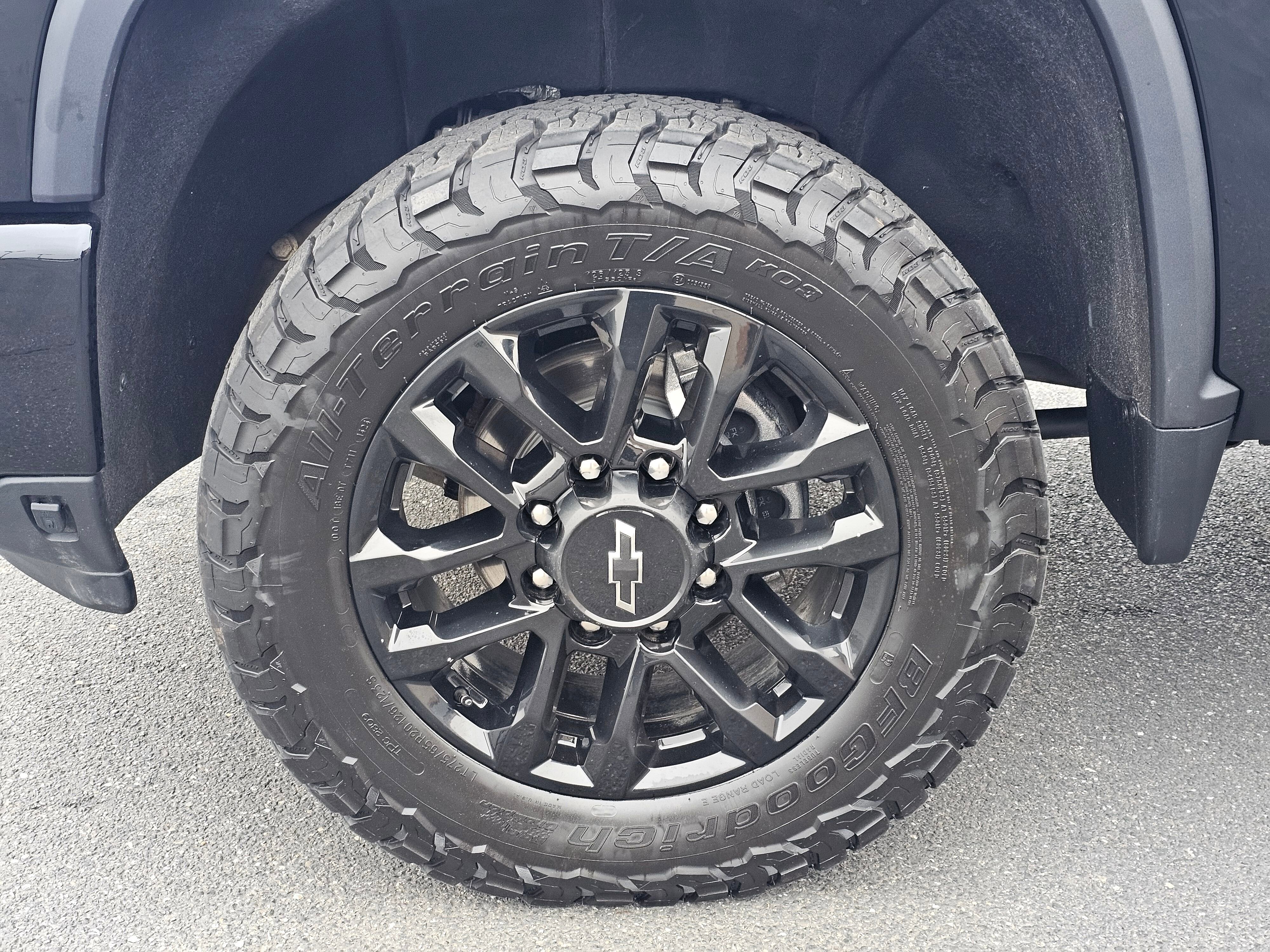 Used 2025 Chevrolet Silverado 3500 LTZ image 8