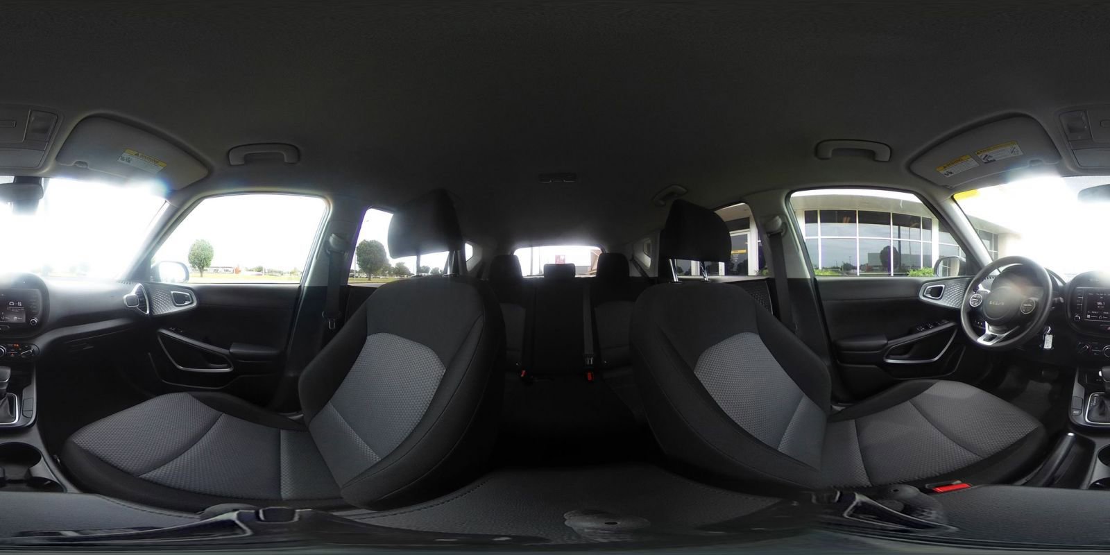 Used 2025 Kia Soul LX w/ LX Technology Package FWD image 40