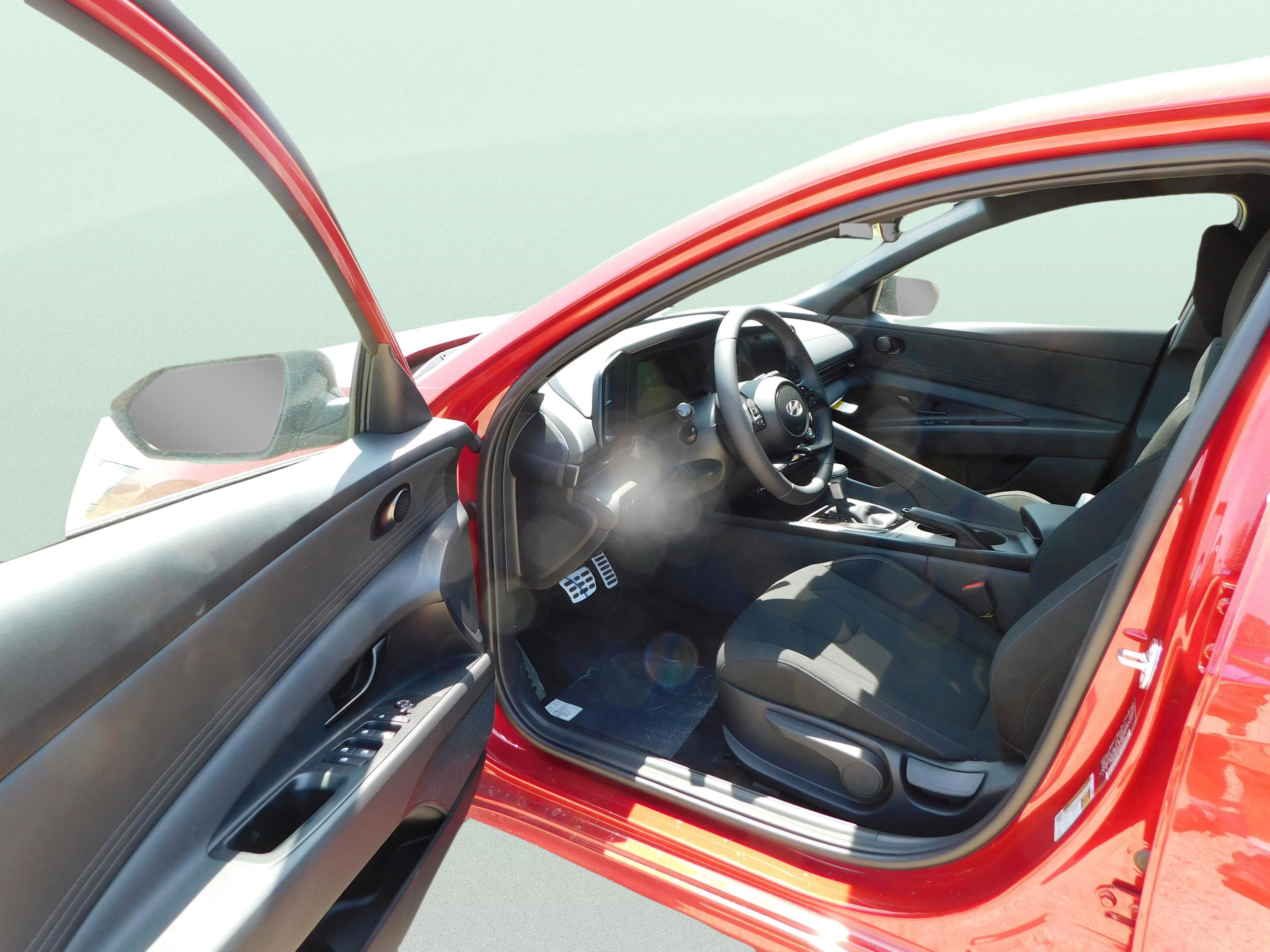 Certified 2025 Hyundai Elantra Sport image 9