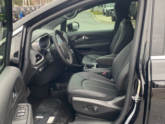 New 2026 Chrysler Voyager LX image 15