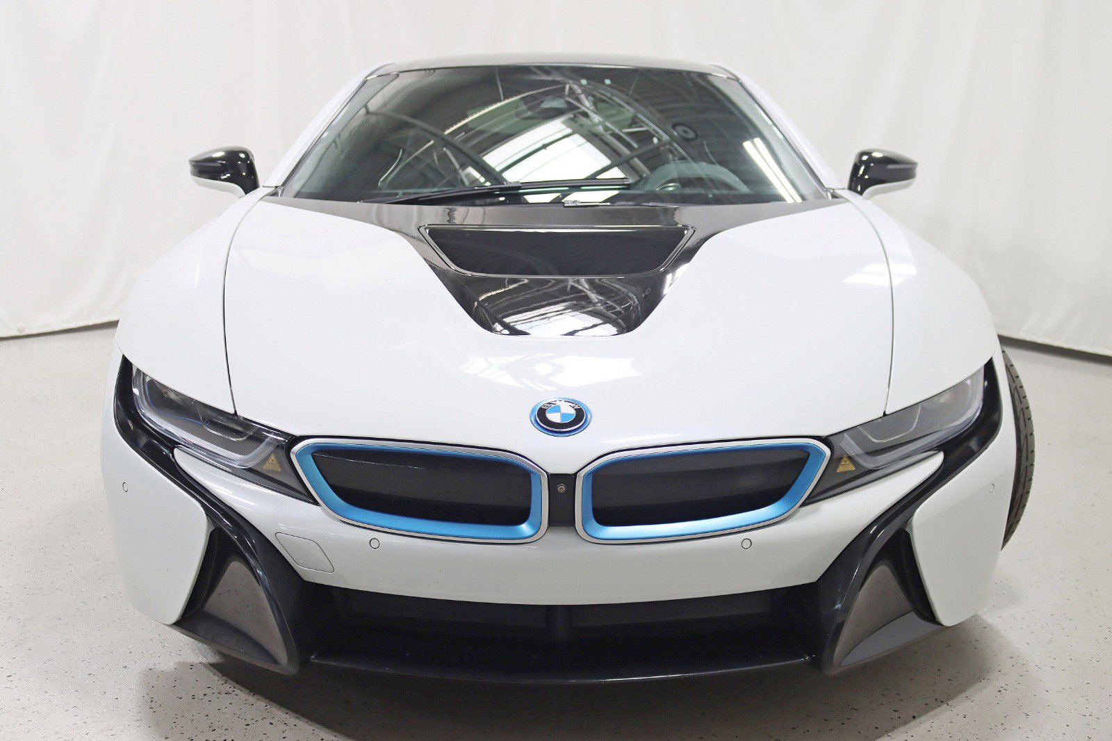 Used 2016 BMW i8 image 9