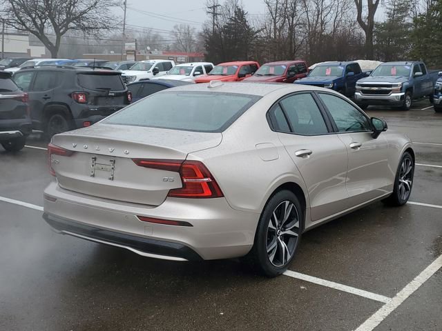 Used 2024 Volvo S60 B5 Core image 3