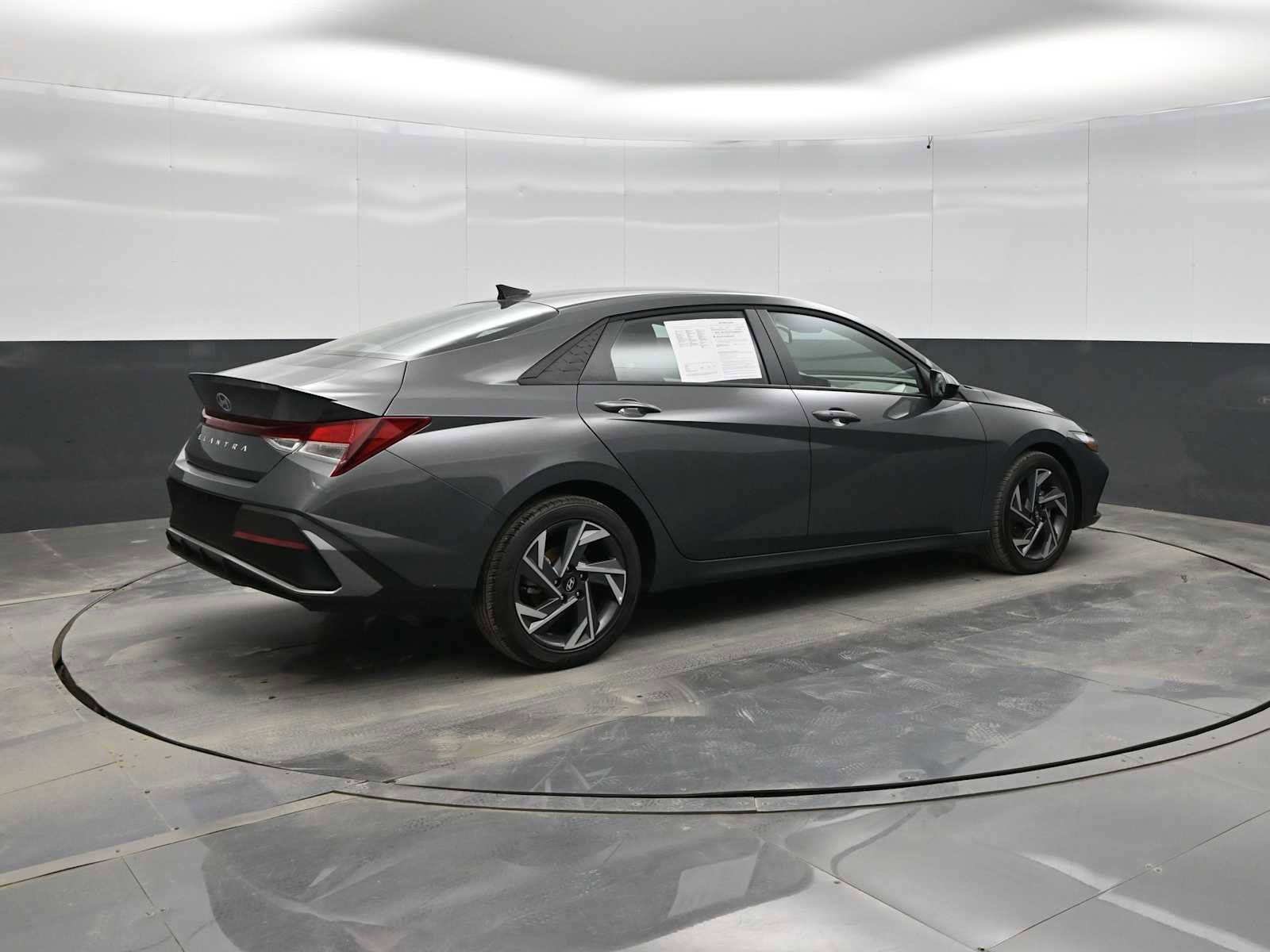 Certified 2025 Hyundai Elantra Sport image 8