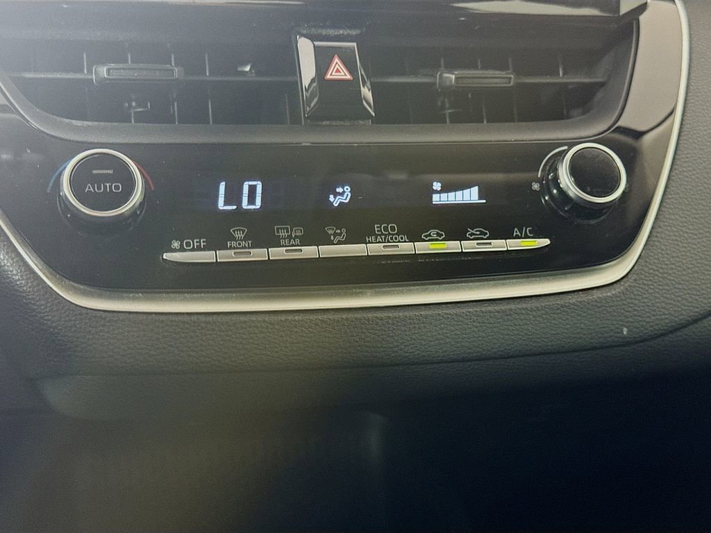 Used 2020 Toyota Corolla LE FWD image 17