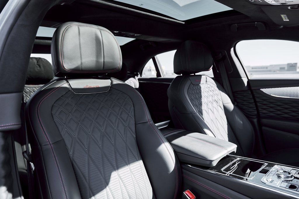 Used 2023 Bentley Flying Spur V8 image 44