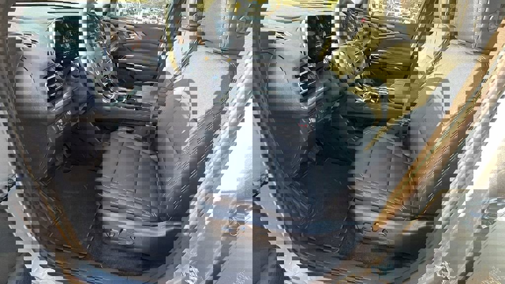 New 2026 Chevrolet Traverse LT w/ Sun and Wheel Package image 13