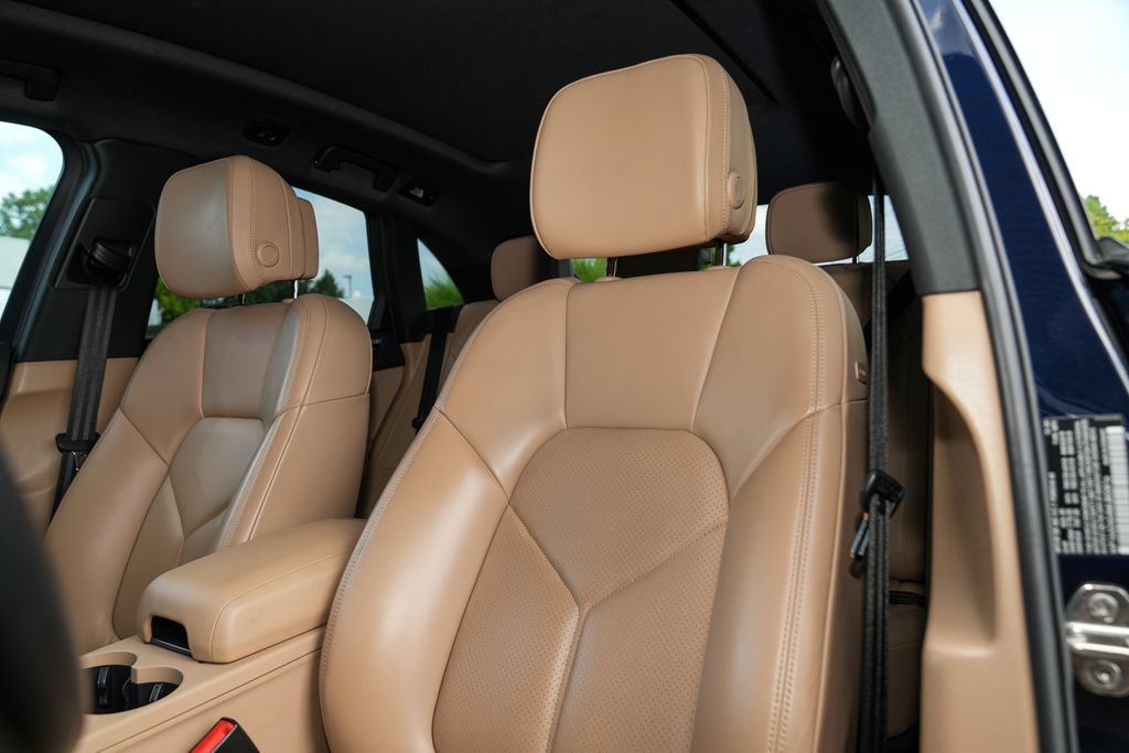 Certified 2021 Porsche Macan AWD/4WD image 22