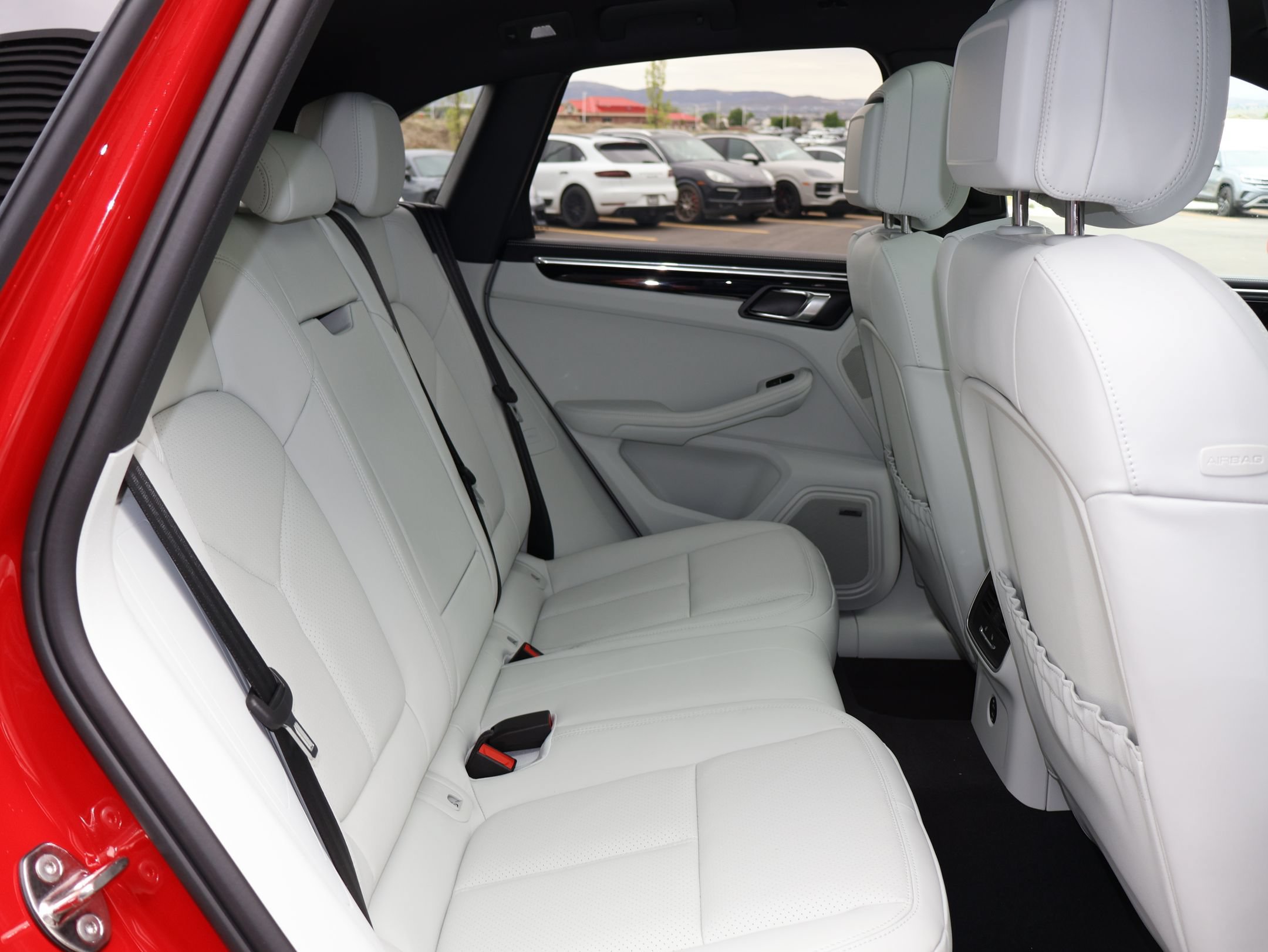 New 2026 Porsche Macan AWD/4WD image 25