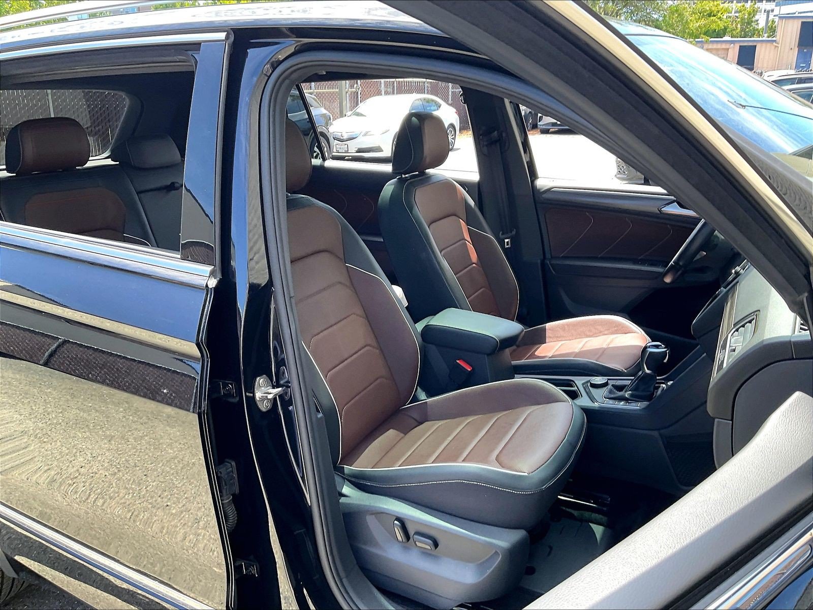 Certified 2024 Volkswagen Tiguan SEL R-Line AWD/4WD image 6