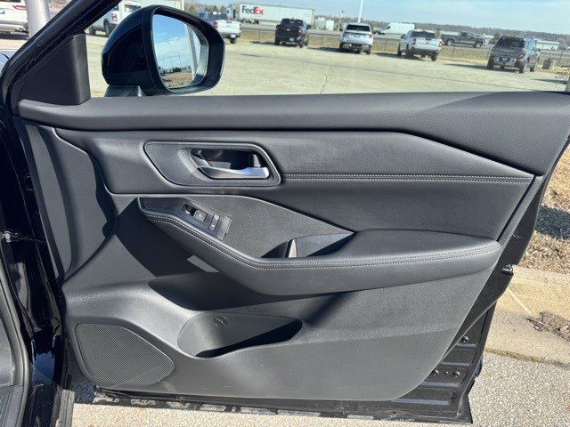 Used 2024 Nissan Rogue SL w/ SL Premium Package image 35