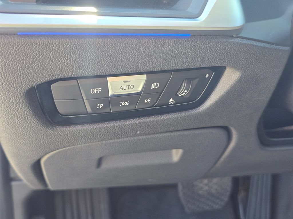 Used 2019 BMW 330i xDrive Sedan w/ Convenience Package AWD/4WD image 24