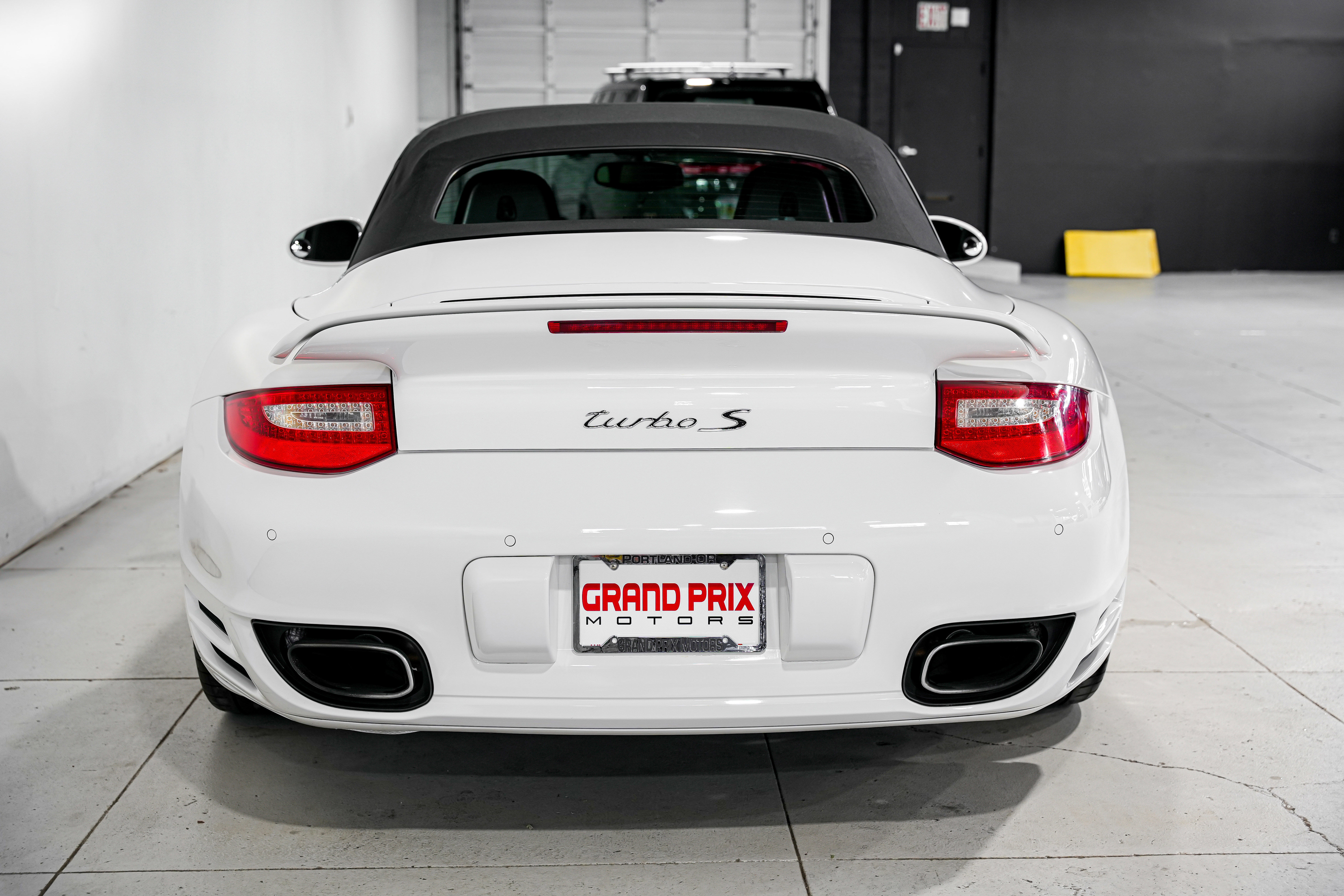 Used 2011 Porsche 911 Turbo S image 4