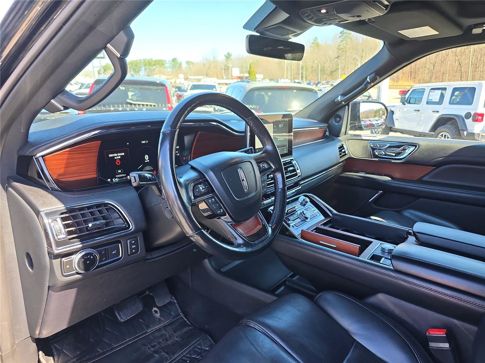 Used 2021 Lincoln Navigator L Reserve image 24