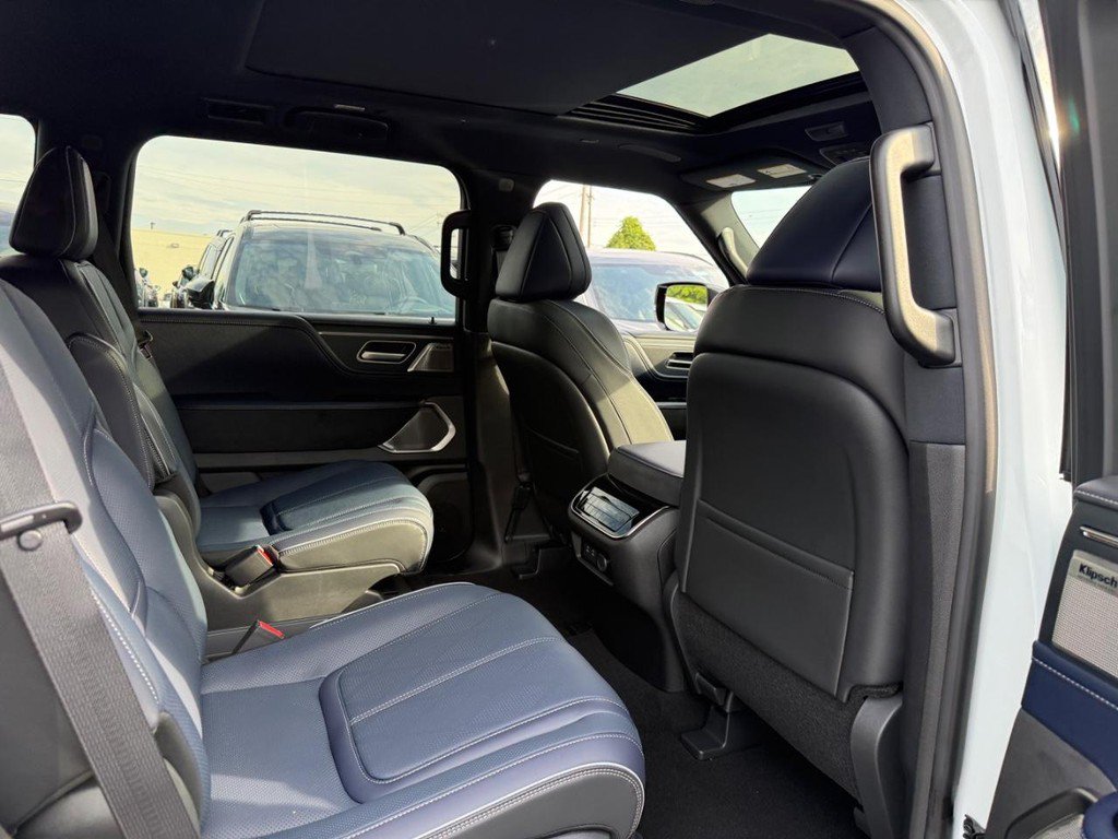 New 2027 INFINITI QX80 Sensory AWD/4WD image 6