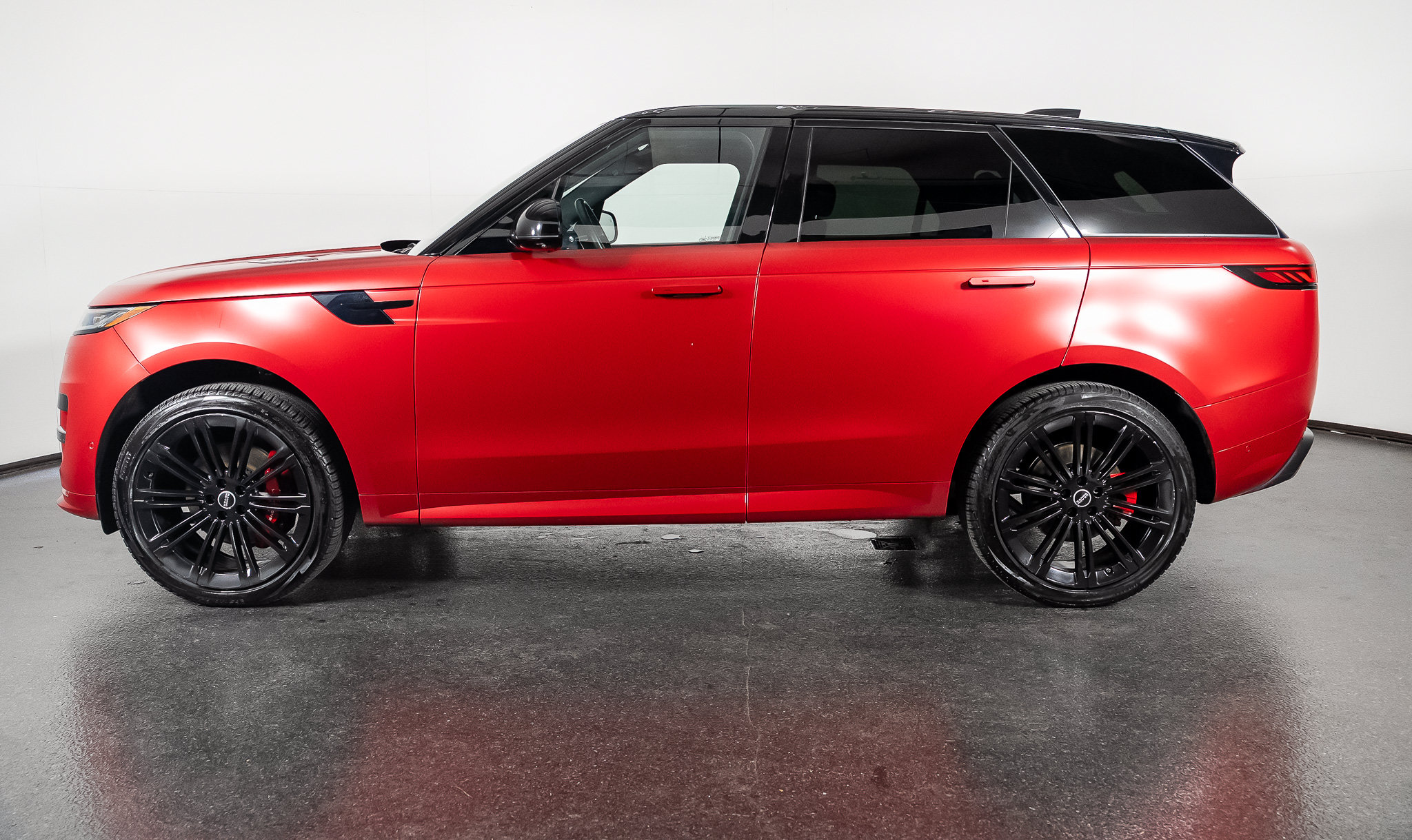 Used 2024 Land Rover Range Rover Sport Dynamic SE AWD/4WD image 13