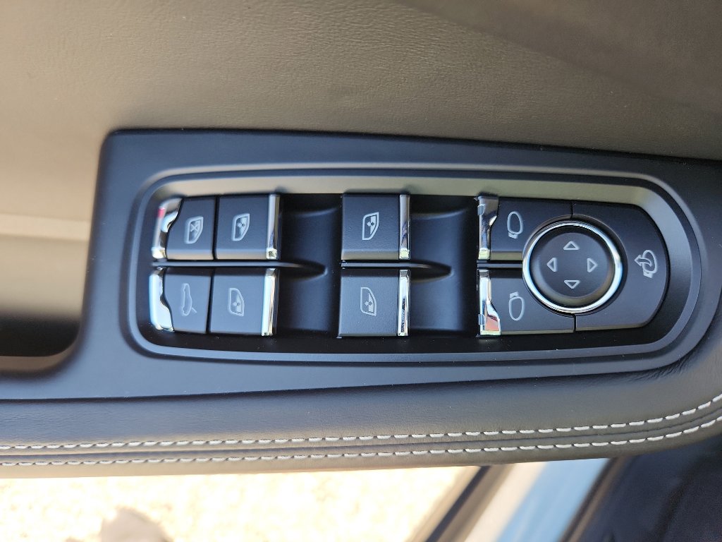 New 2026 Porsche Macan GTS image 18