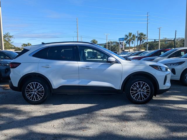 New 2025 Ford Escape SE w/ PHEV Premium Package FWD image 14