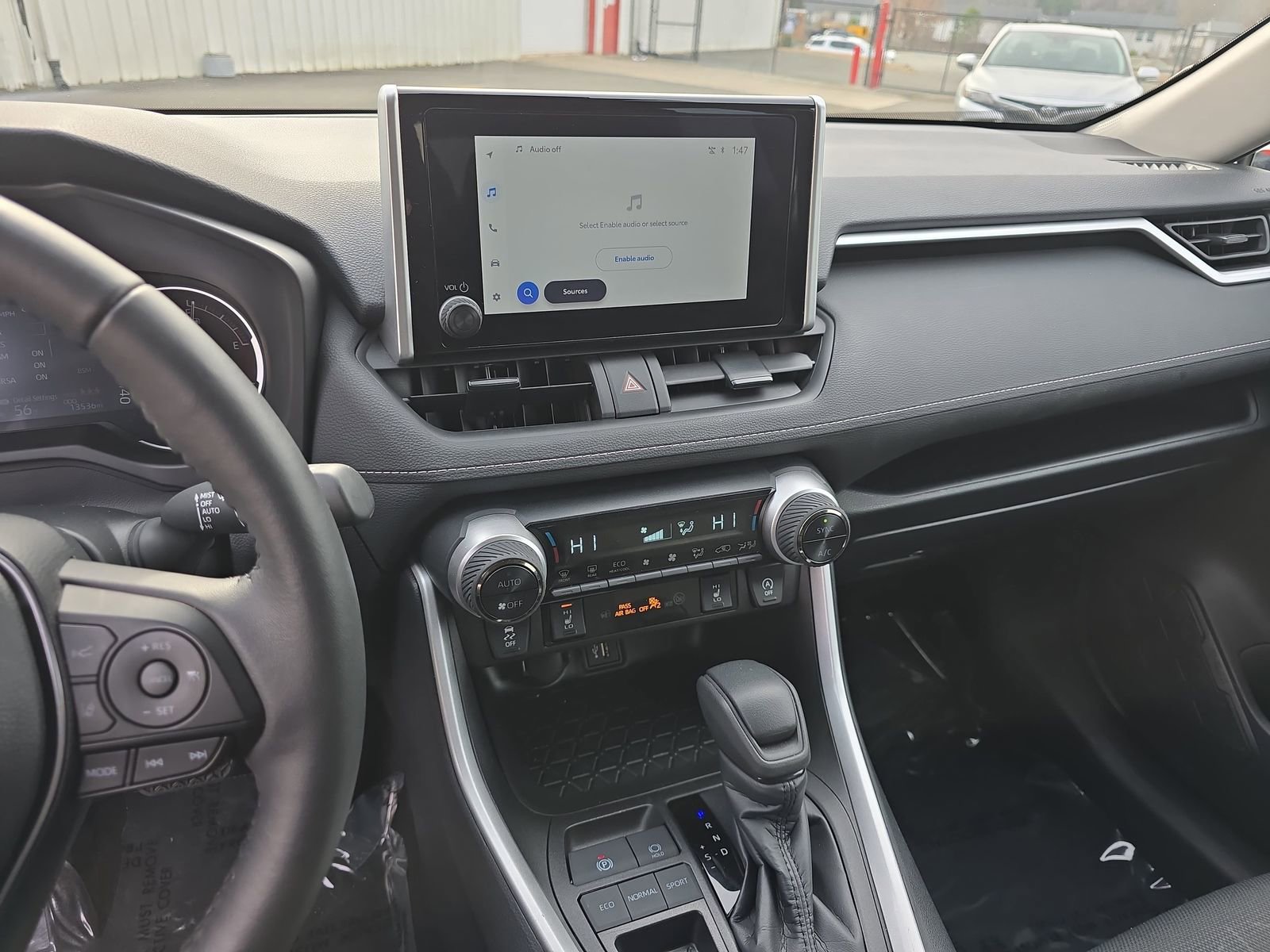 Used 2025 Toyota RAV4 XLE image 25