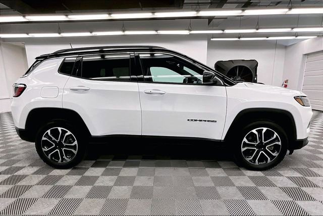 Used 2024 Jeep Compass Limited image 15