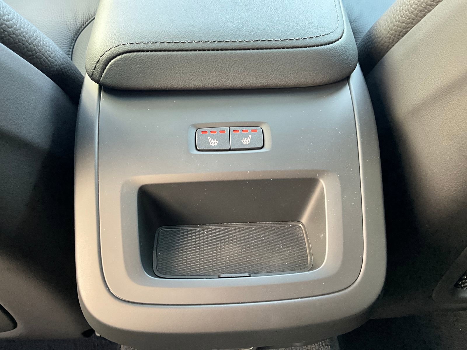 New 2026 Volvo V60 B5 Cross Country Plus w/ Climate Package image 30