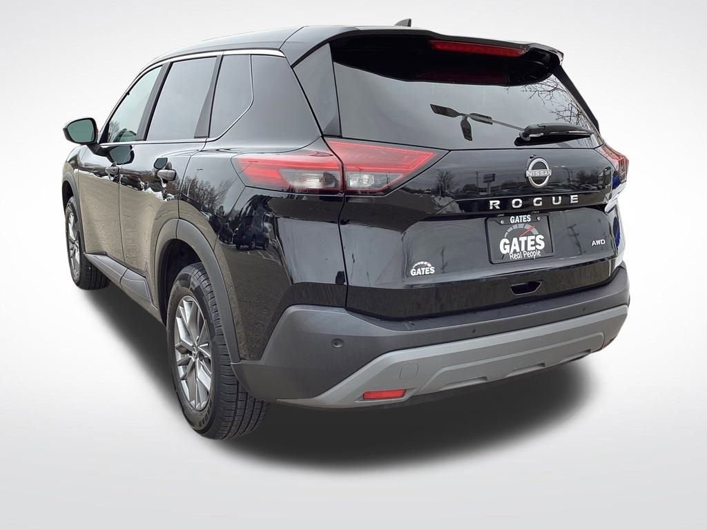 Used 2023 Nissan Rogue S image 9