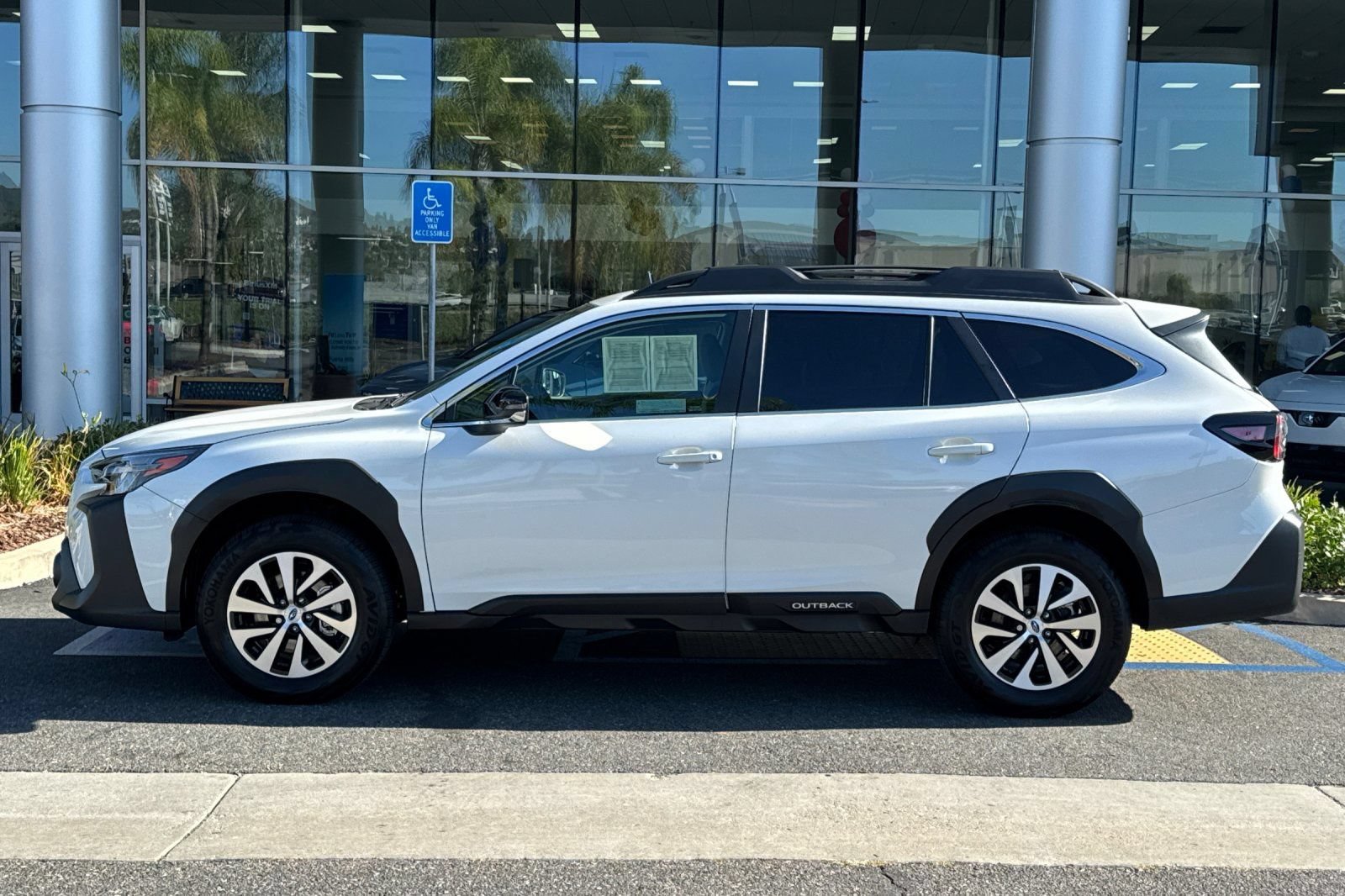 Certified 2025 Subaru Outback Premium AWD/4WD image 9