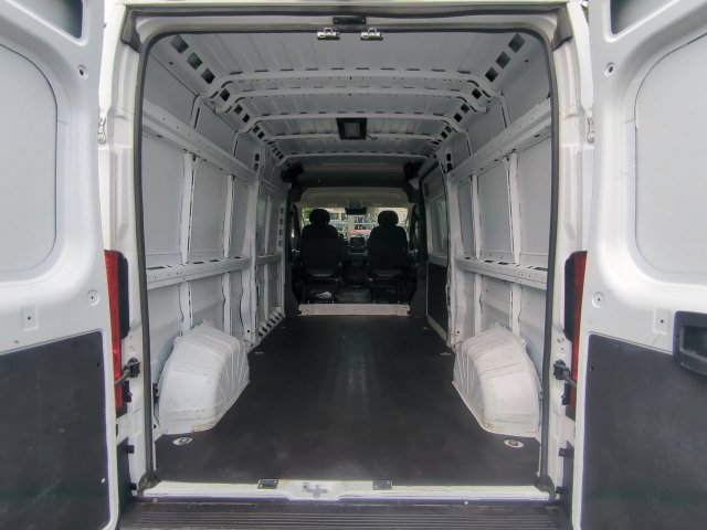 Used 2024 RAM ProMaster 2500 w/ Convenience Group FWD image 14