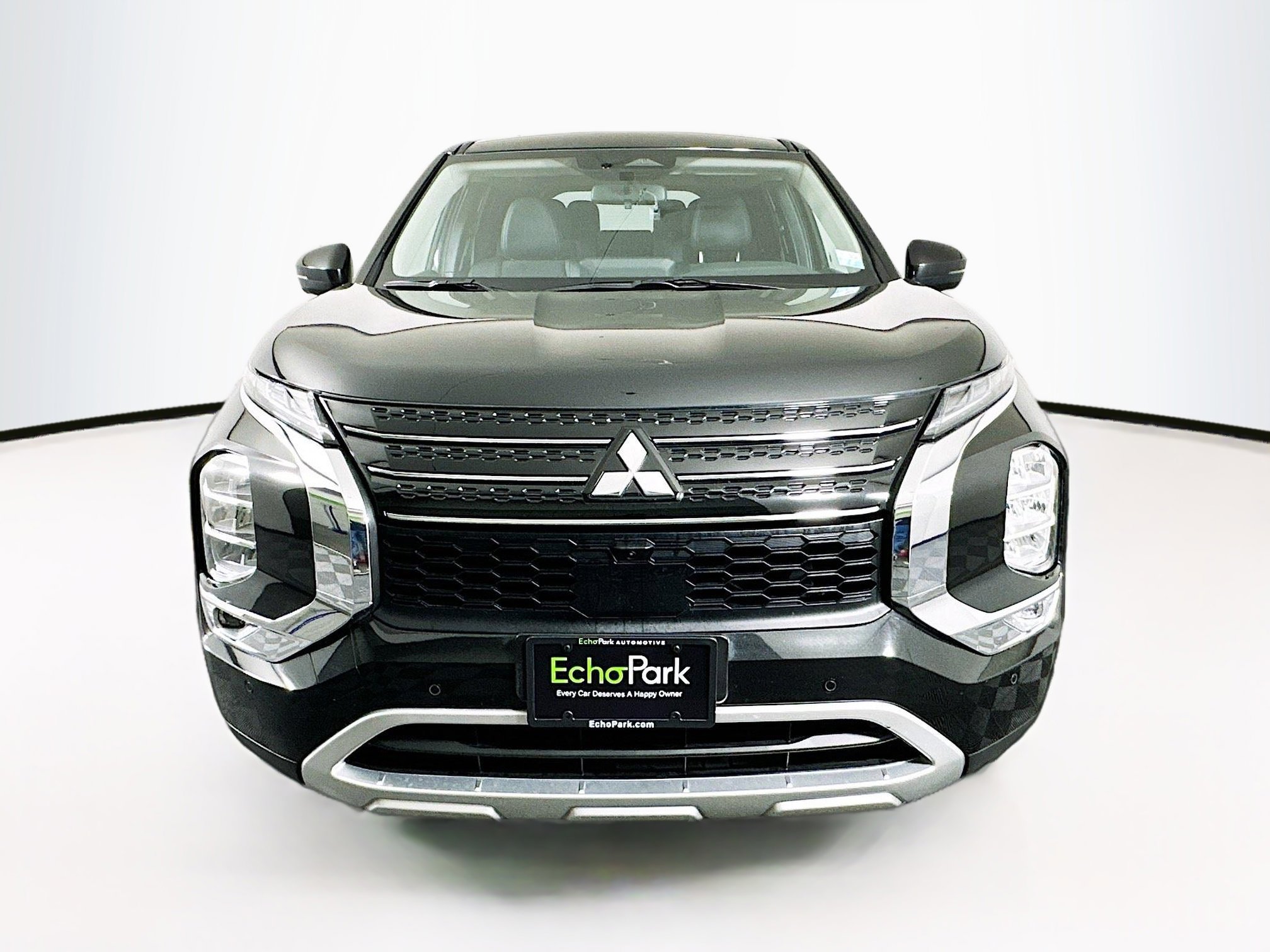 Used 2024 Mitsubishi Outlander SE Black Edition image 2