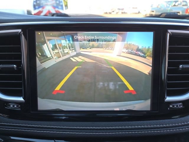 Used 2023 Chrysler Pacifica Limited FWD image 16