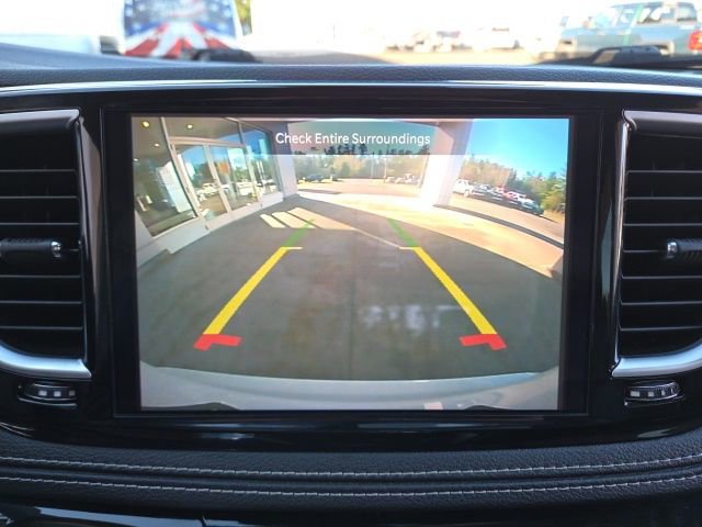 Used 2023 Chrysler Pacifica Limited FWD image 16