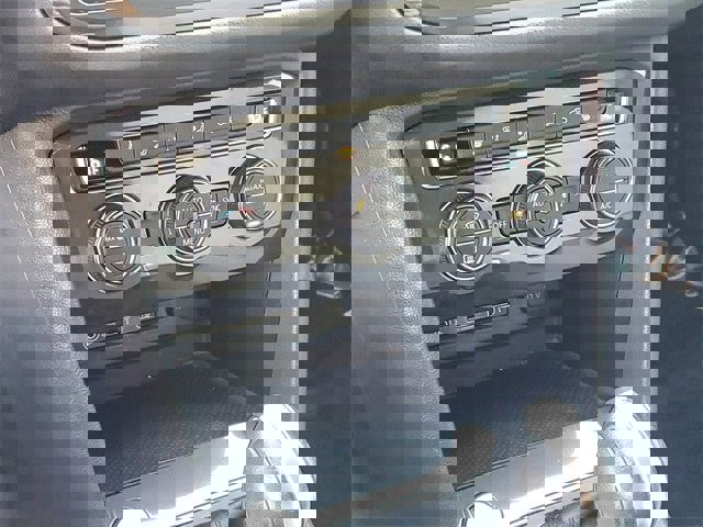 Used 2018 Volkswagen Tiguan SE image 25