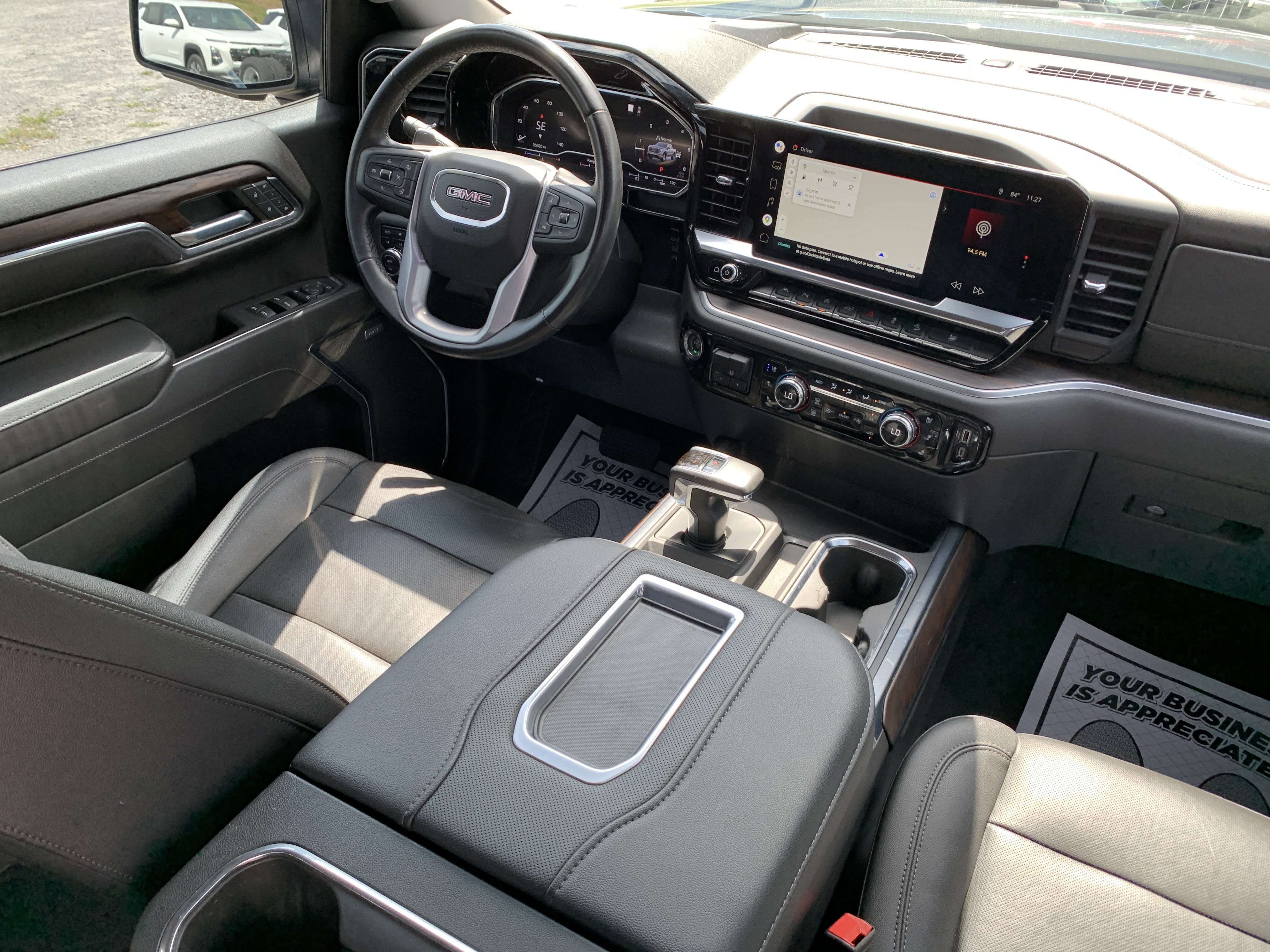Used 2022 GMC Sierra 1500 SLT w/ SLT Premium Plus Package AWD/4WD image 40