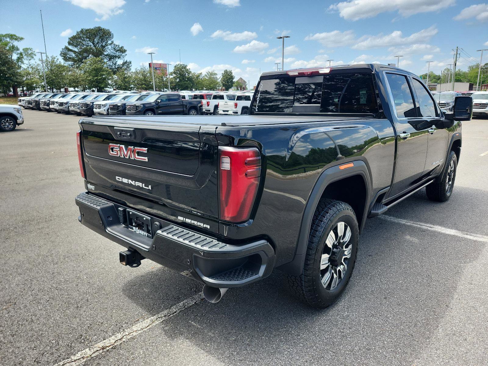 Certified 2025 GMC Sierra 2500 Denali w/ Denali Reserve Package AWD/4WD image 3