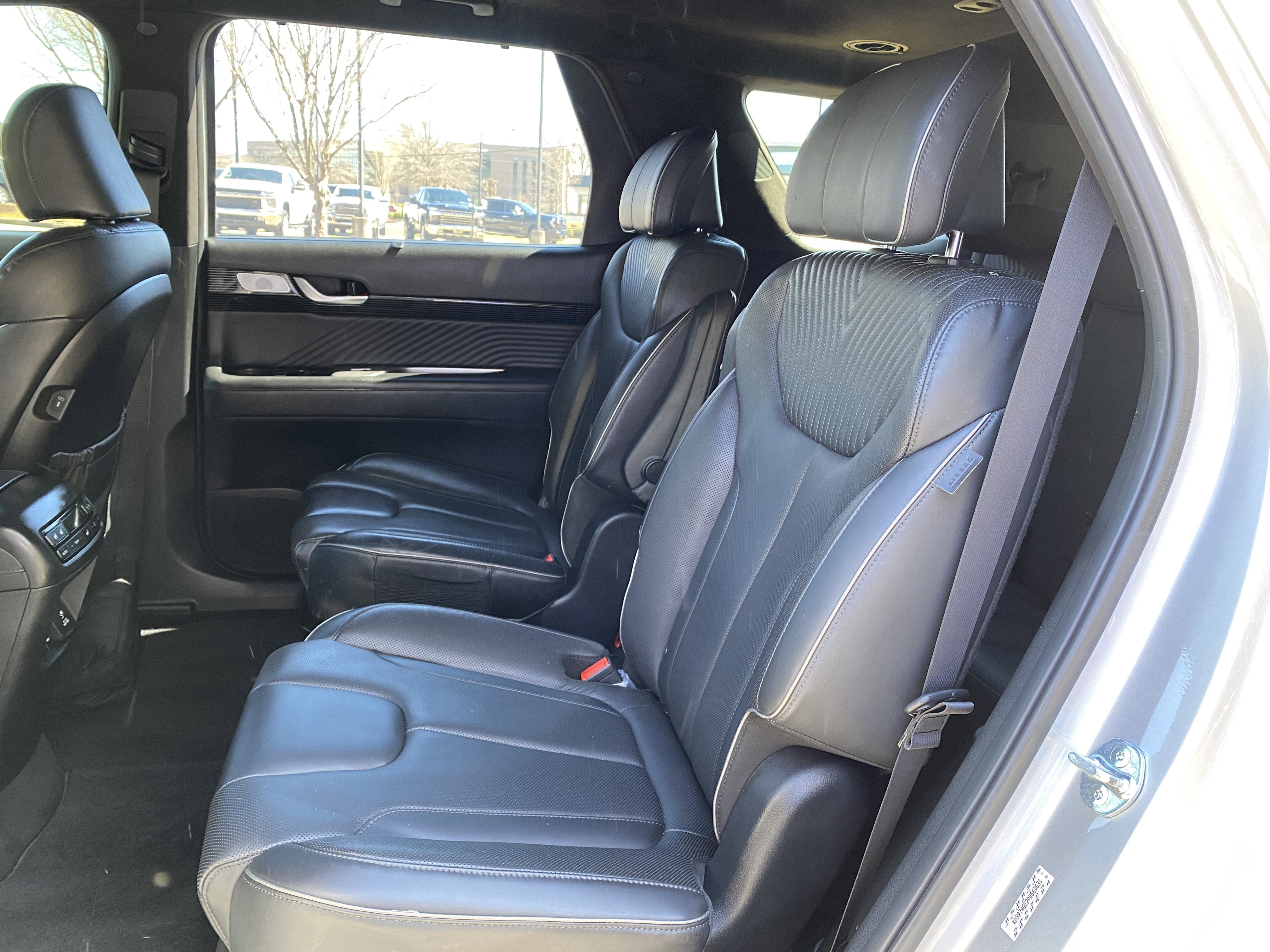 Used 2023 Hyundai Palisade Calligraphy image 39