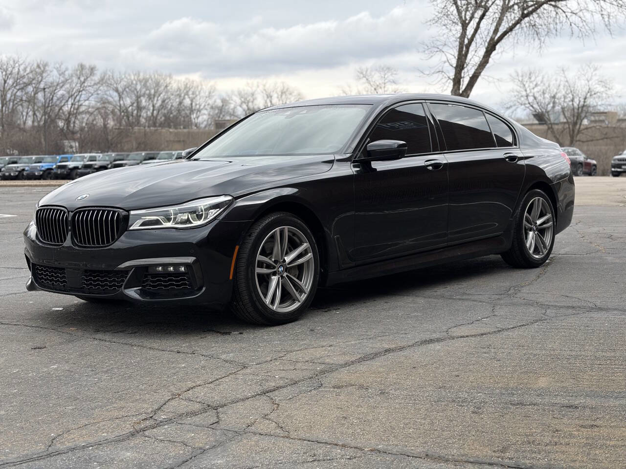 Used 2017 BMW 750i xDrive image 3