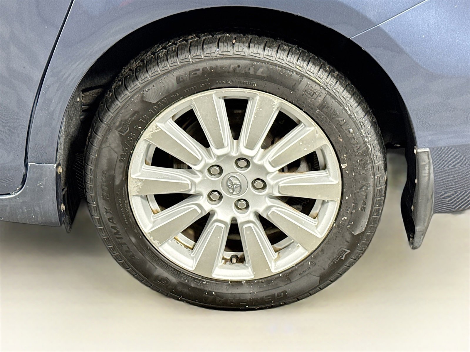 Used 2017 Toyota Sienna XLE image 9