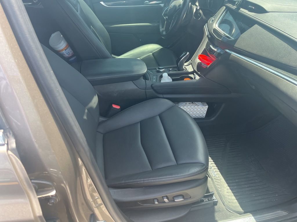 Used 2023 Cadillac XT5 Premium Luxury FWD image 5