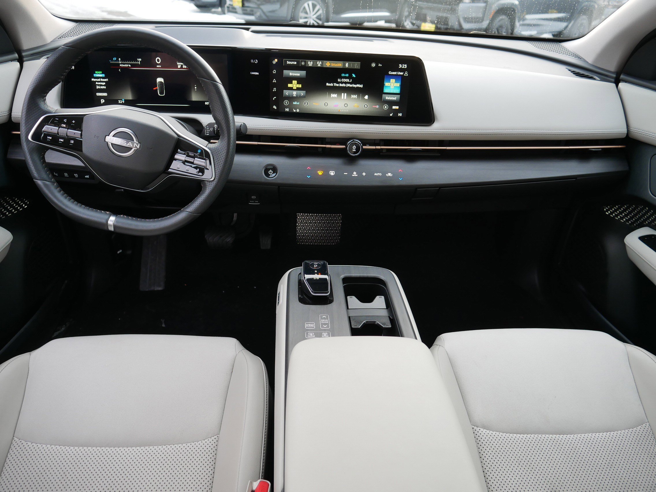 Certified 2023 Nissan Ariya AWD image 10