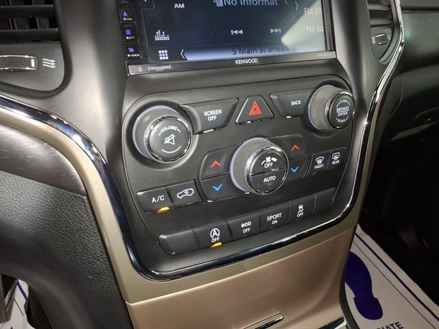 Used 2016 Jeep Grand Cherokee Laredo AWD/4WD image 21