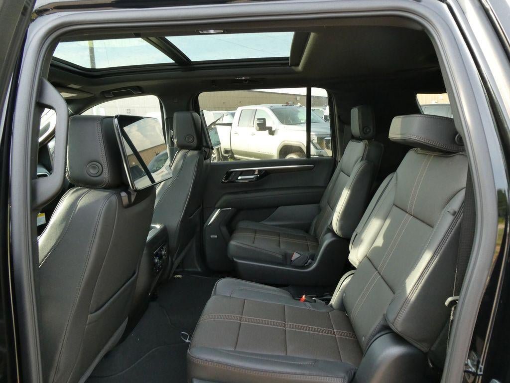 New 2026 Chevrolet Suburban High Country AWD/4WD image 14